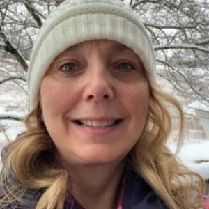 Meet your Posher, Lora